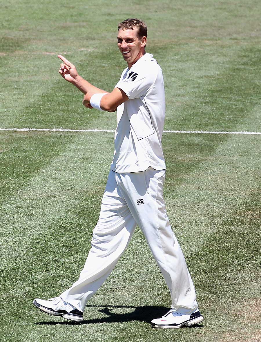 Brent Arnel picked up two wickets before tea