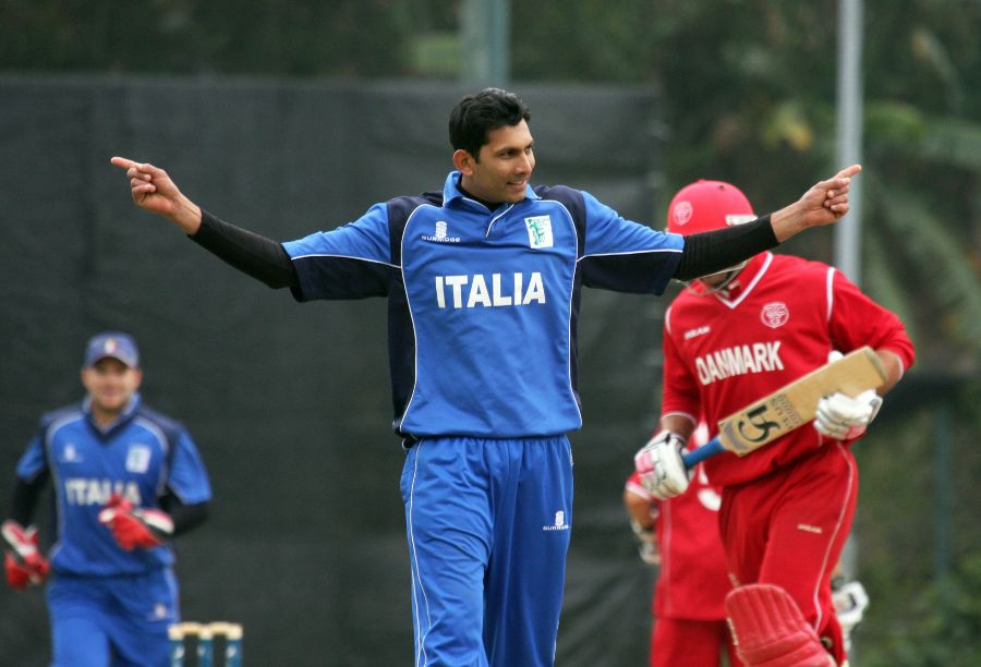 Dilan Fernando celebrates a Danish wicket