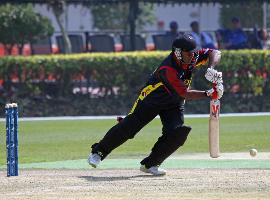 Jack Vare pushes down the ground during his gritty knock