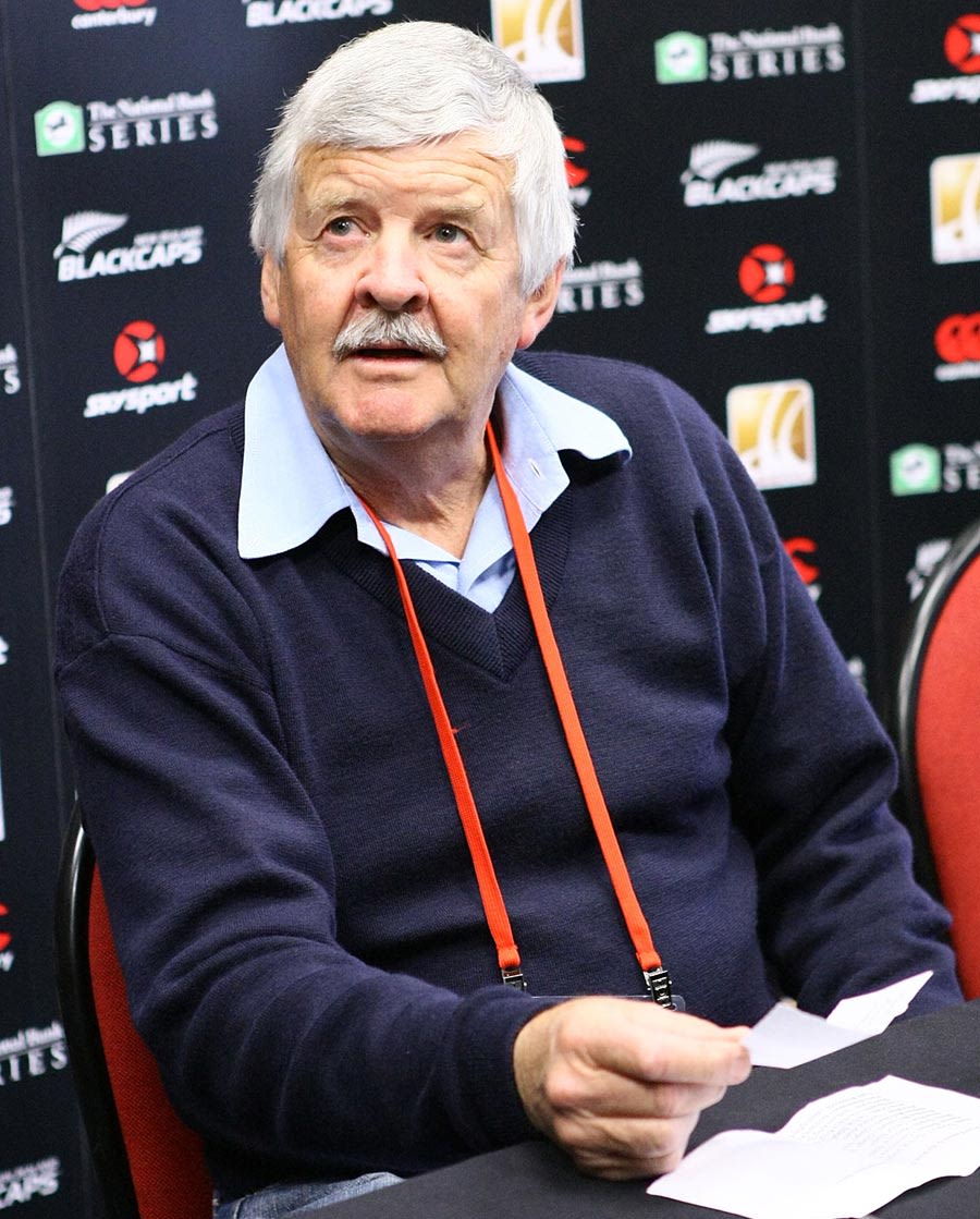 Glenn Turner at the post-match press conference