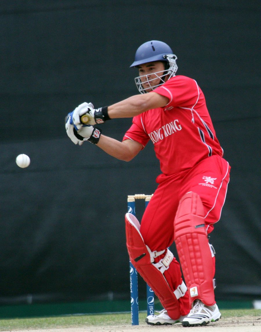 Roy Lamsam cuts during his 21