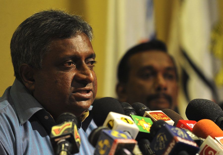 Duleep Mendis addresses the press after assuming the role of Sri Lanka's chief selector