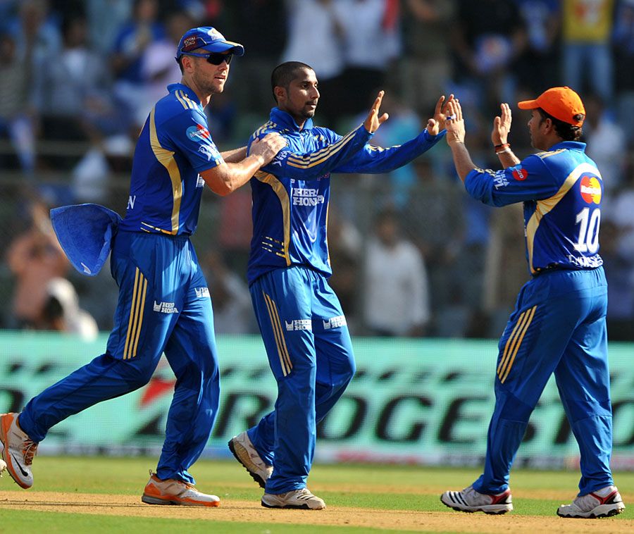 Ali Murtaza picked up the big wicket of Robin Uthappa