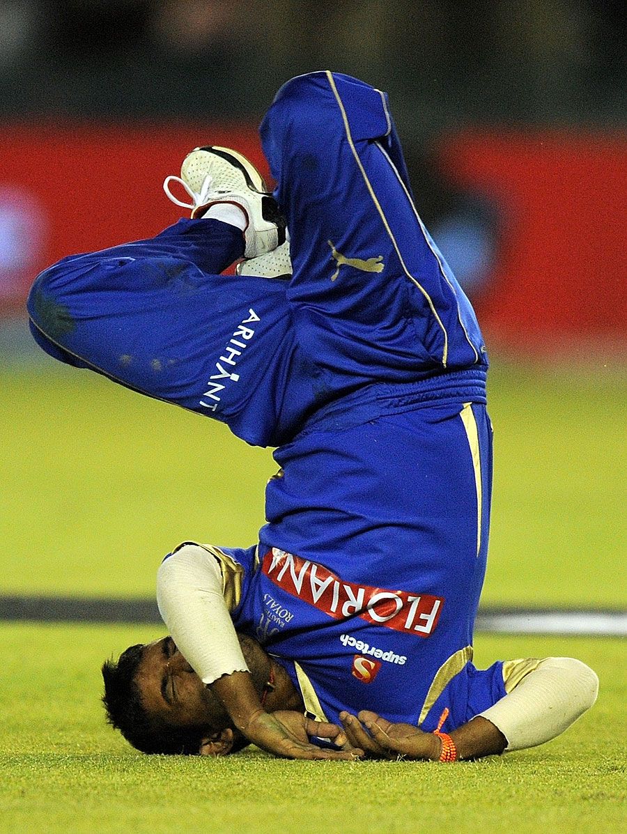 Swapnil Asnodkar unsuccessfully attempts to take a catch