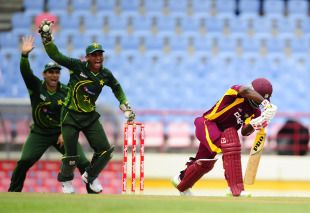 Smith v Hafeez, and Warne's real bunny