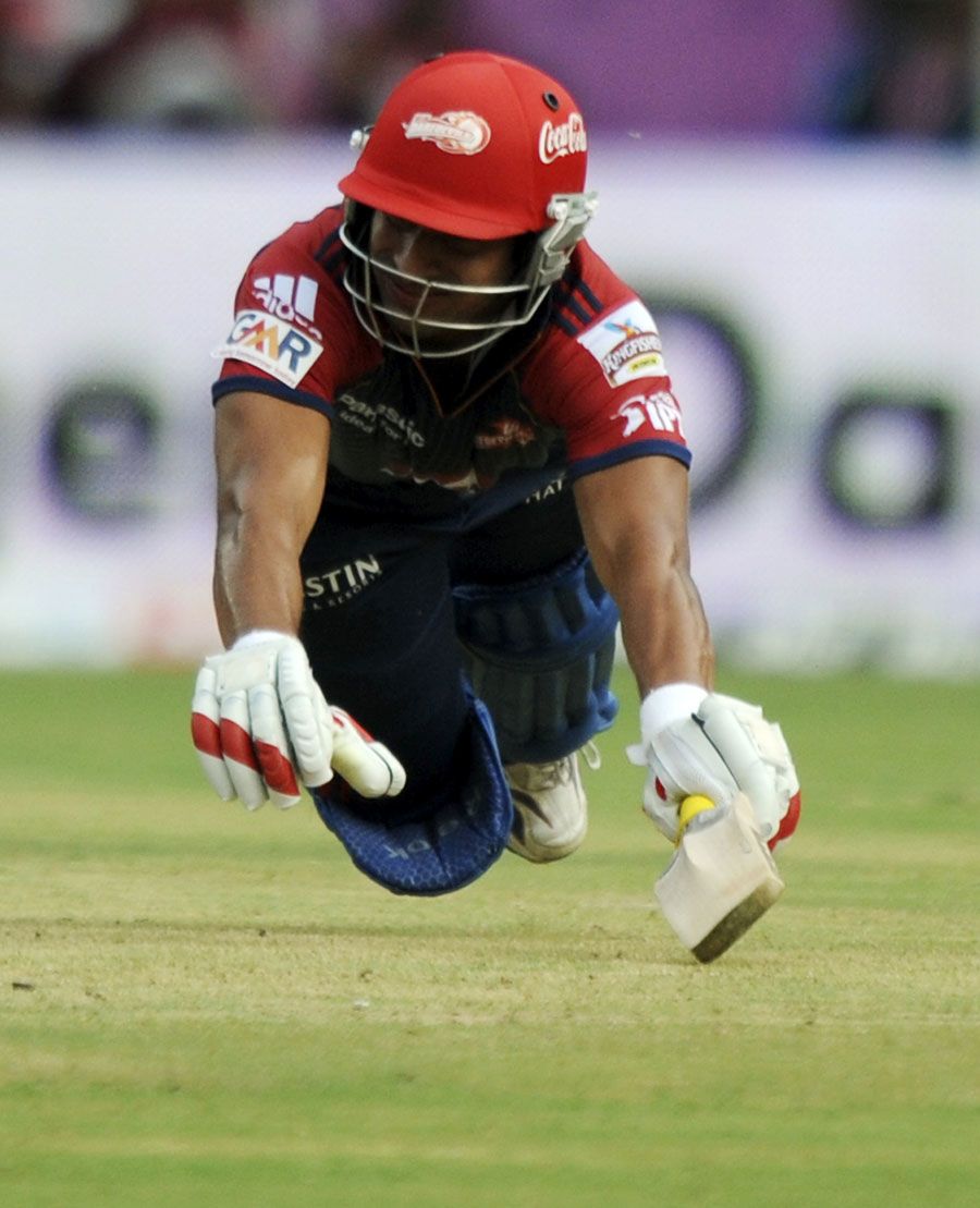Yogesh Nagar dives in vain and is run out 