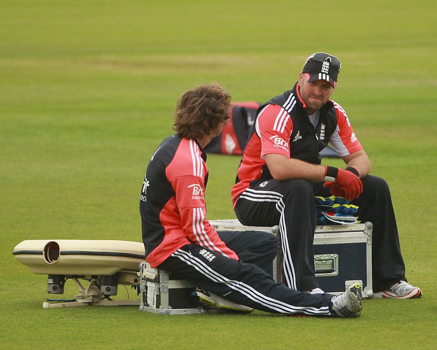 Matt Prior chats with Bruce French, the England wicketkeeping coach