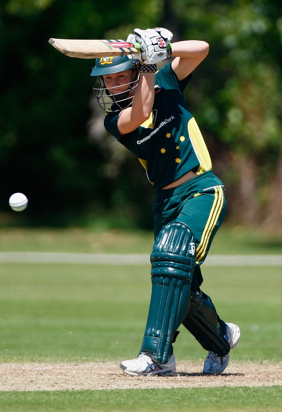 Poulton, Cameron guide Australia to finals