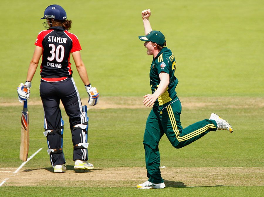 Australia snap England's winning run