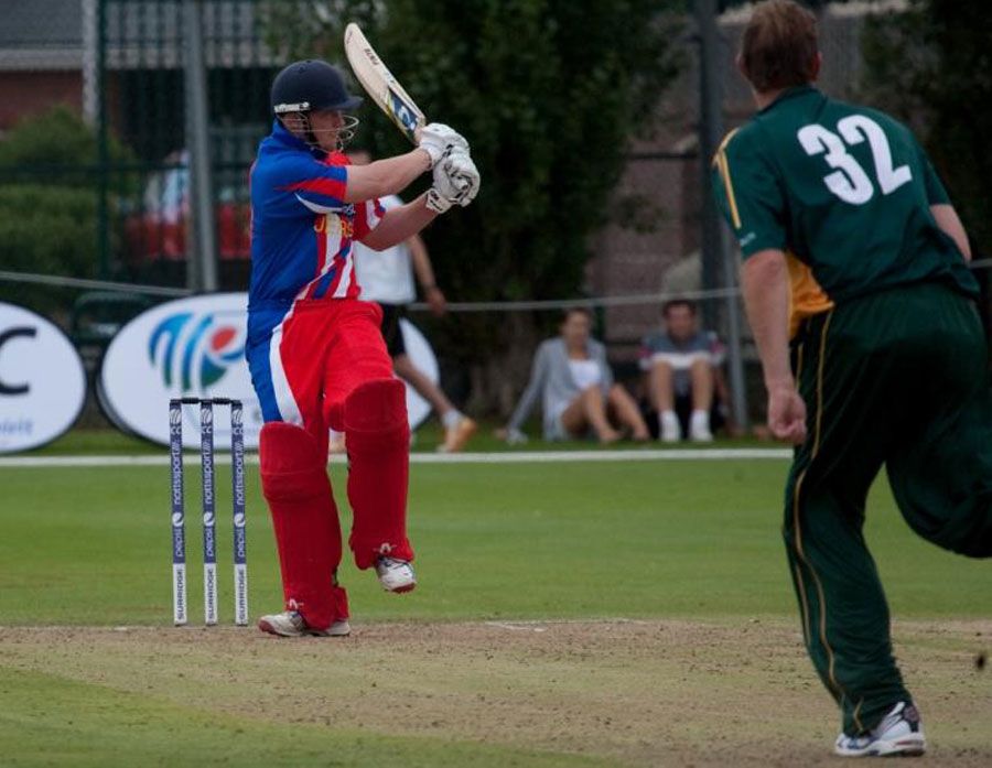 Edward Farley pulls on his way to 90 off 48 balls for Jersey