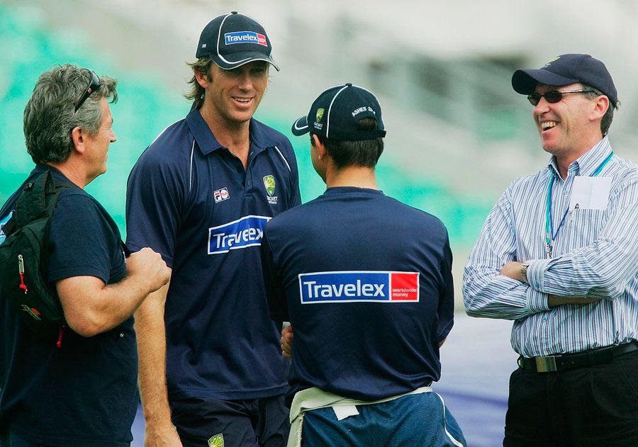 Glenn McGrath talks to Ricky Ponting
