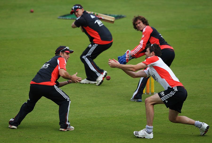 England practise slip catching ahead of the final Test against India