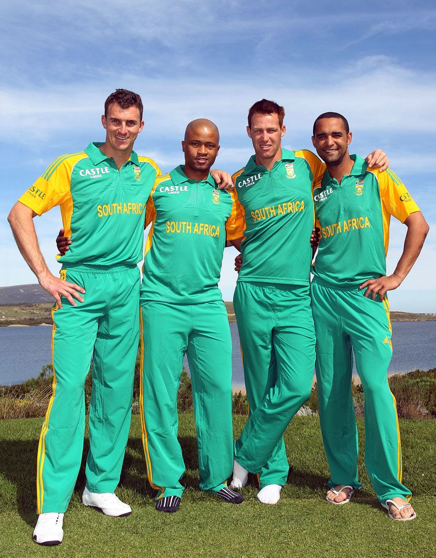 Ryan McLaren, Loots Bosman, Rusty Theron and Robin Peterson smile for the cameras