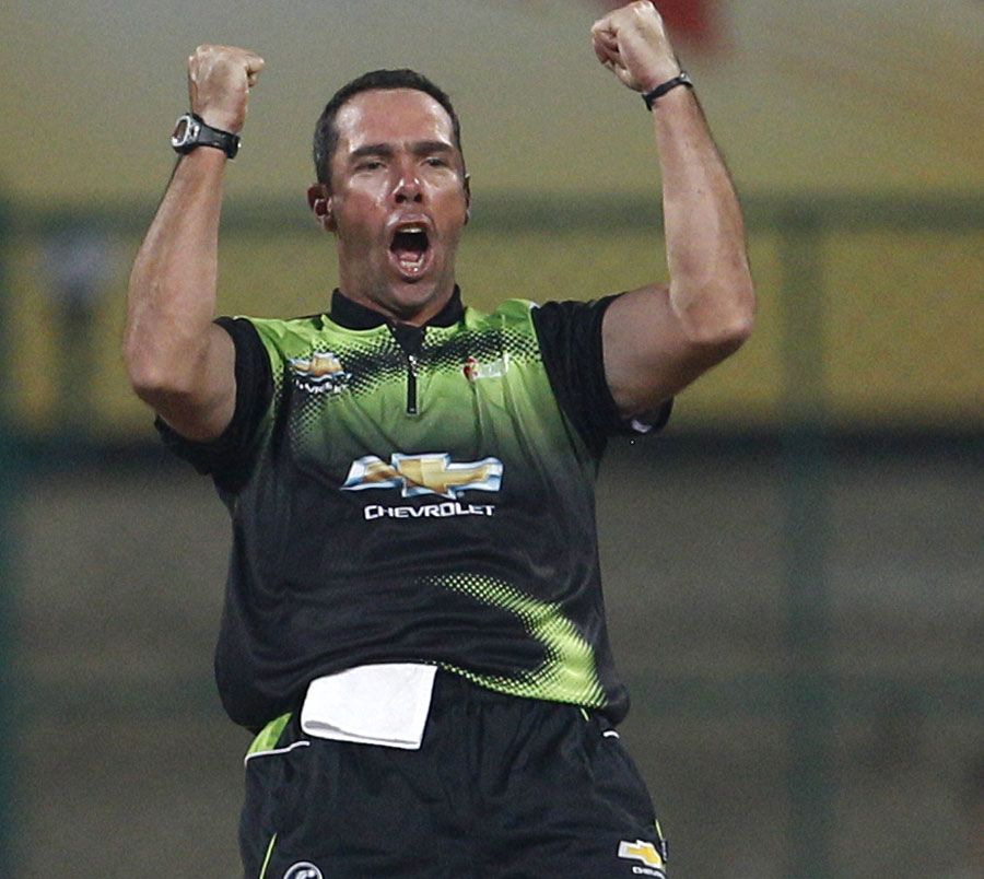 Nicky Boje celebrates the dismissal of Saurabh Tiwary 