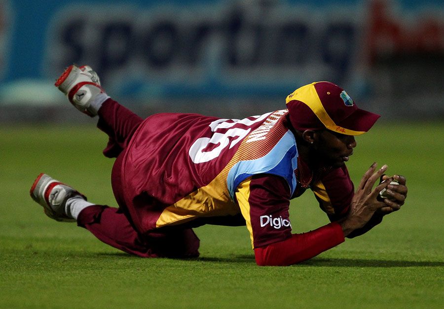 Garey Mathurin takes a catch to remove Tim Bresnan