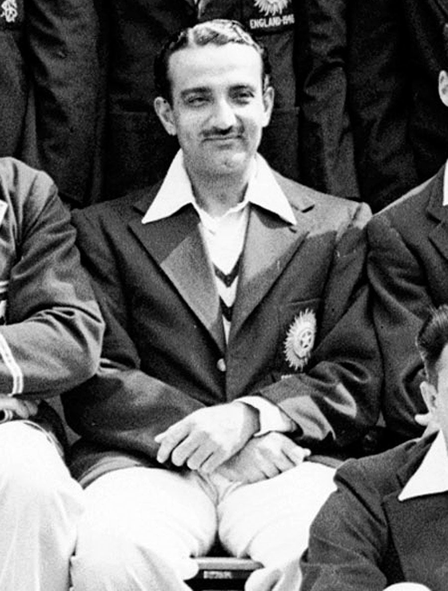 Vijay Merchant poses for a team photo with the rest of the India squad