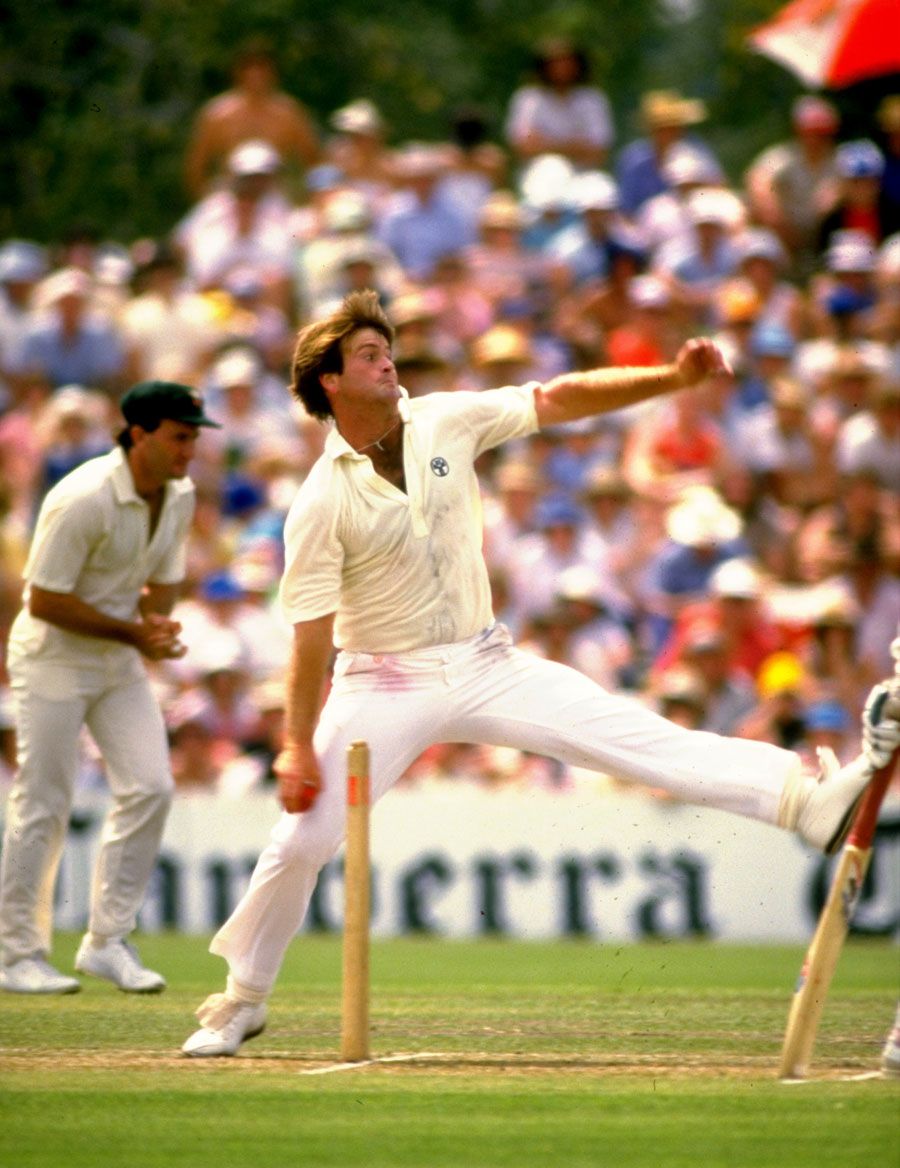 Rod McCurdy bowls