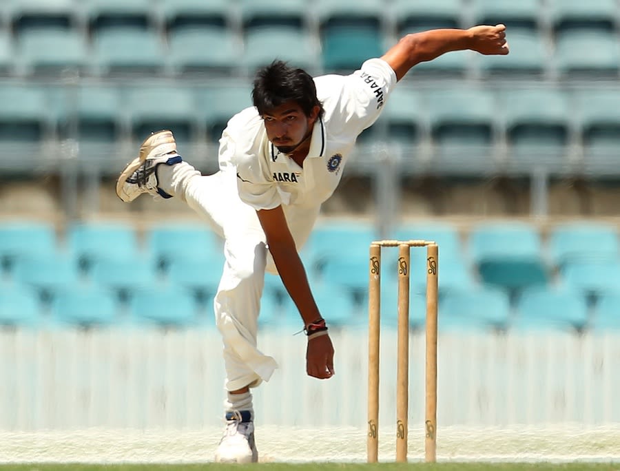 Ishant the focus on tough first day for bowlers