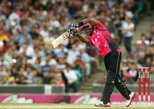 Bravo stars in thrilling win for Sydney Sixers