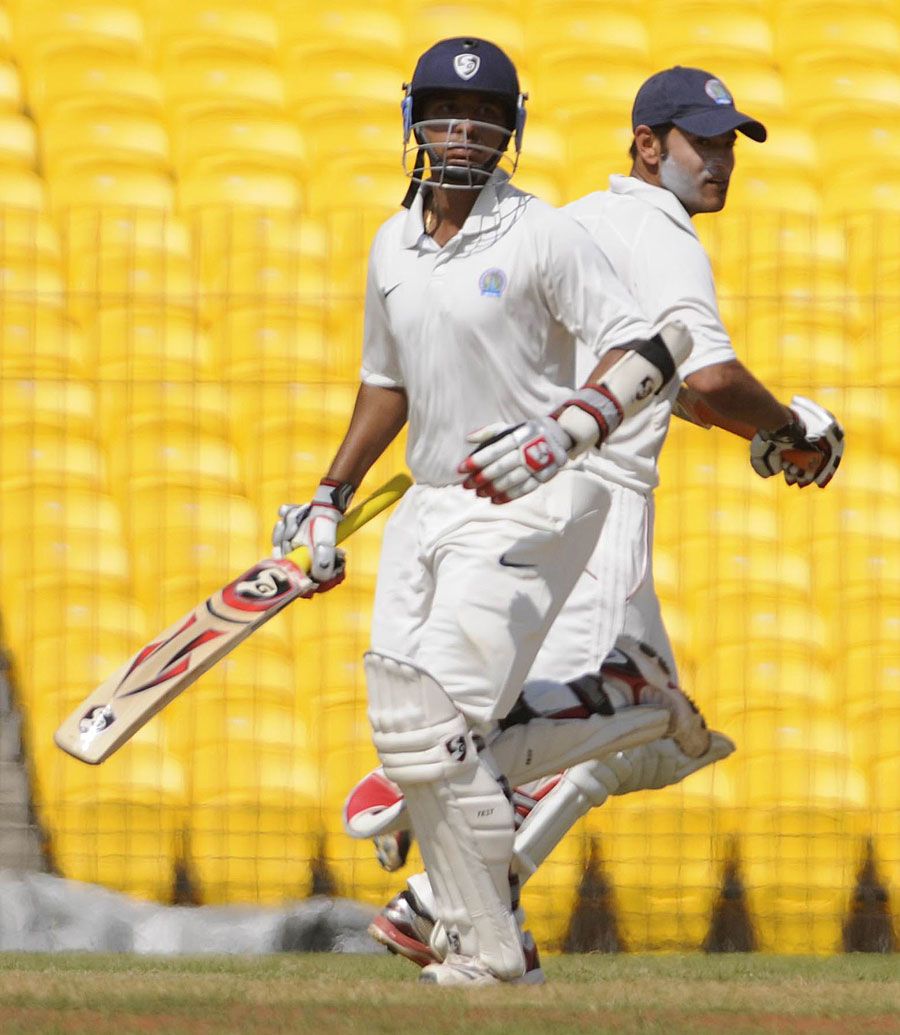 Vineet Saxena and Robin Bist added 123 for the third wicket