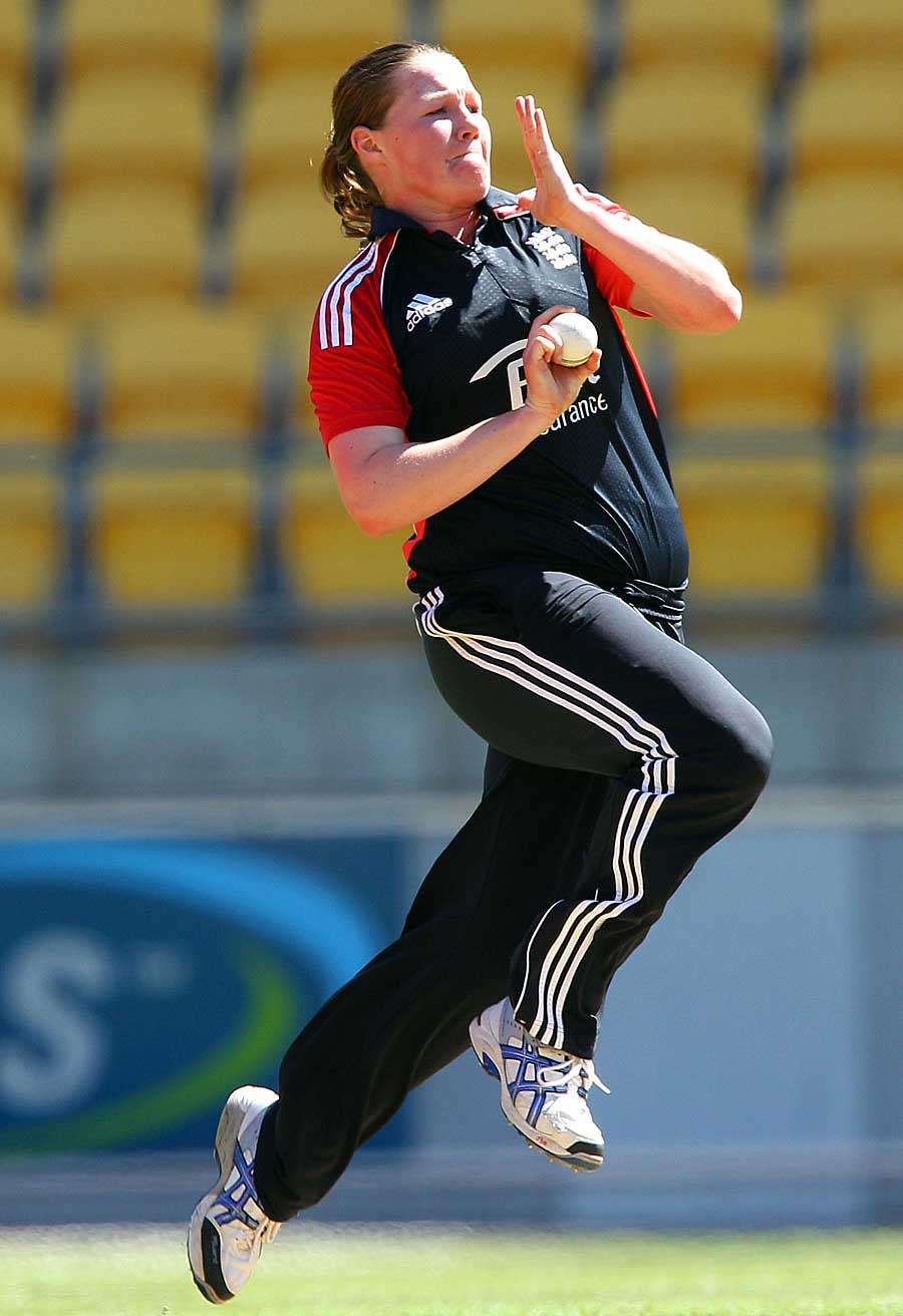 Shrubsole and Elwiss get India taster