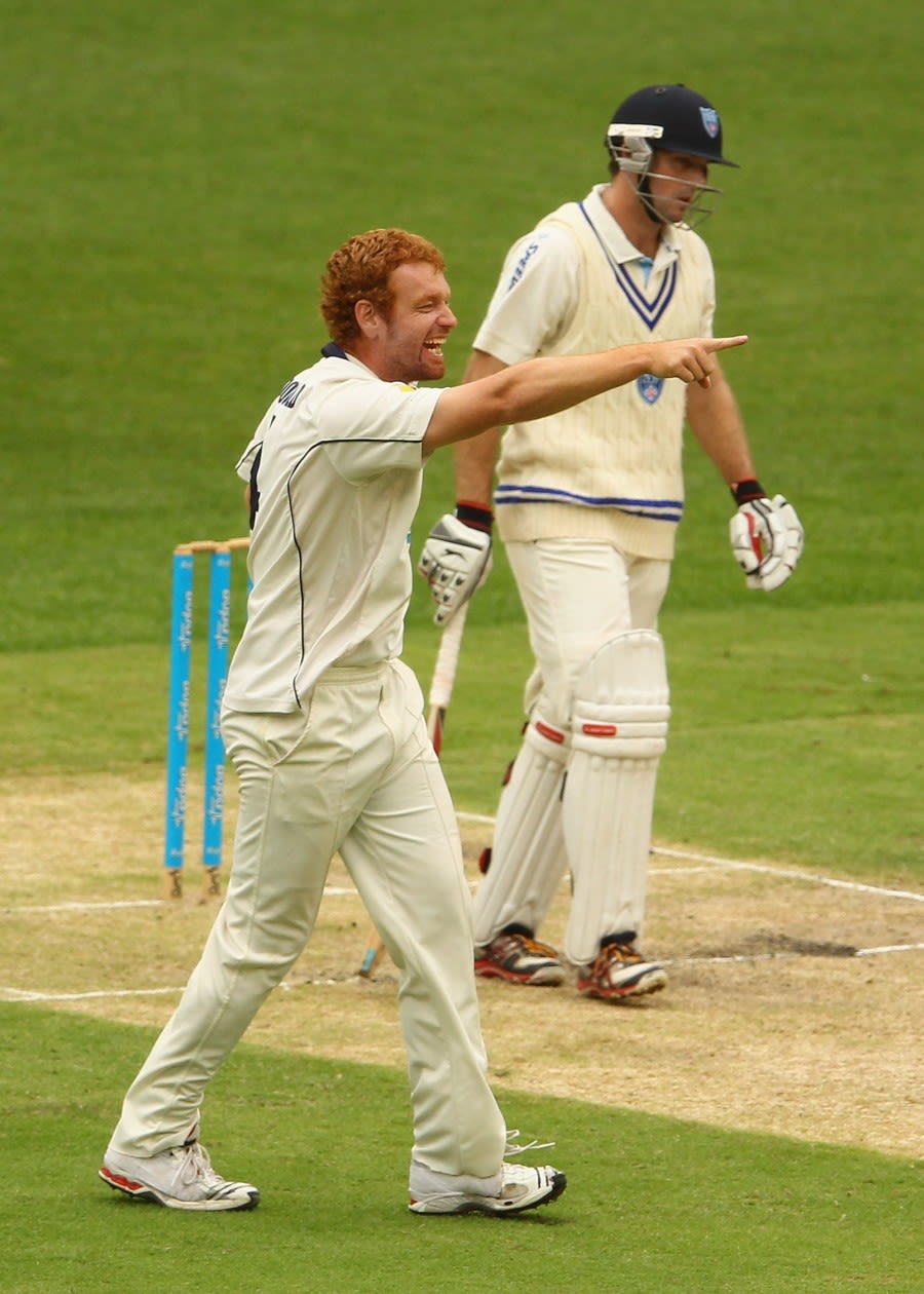 Victoria keep New South Wales to 208