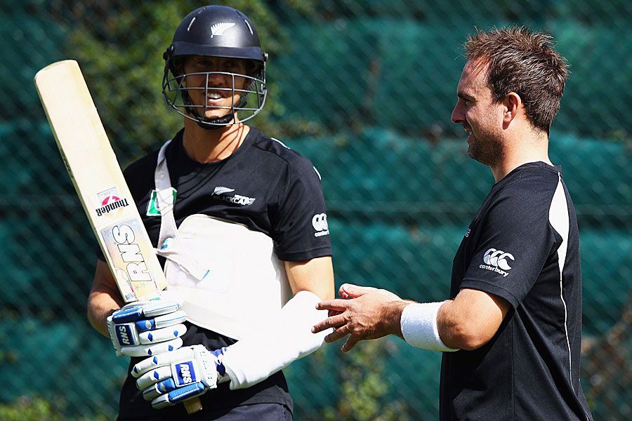 Brent Arnel and Mark Gillespie have a chat during a practice session
