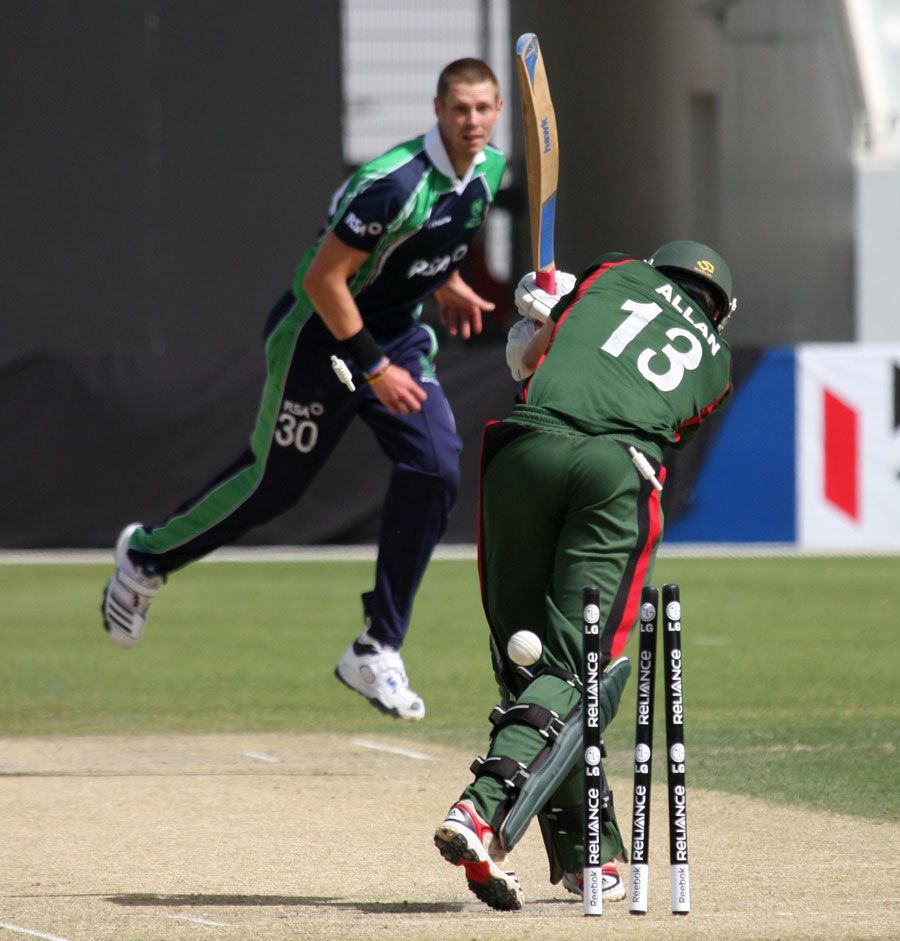 Boyd Rankin bowls Duncan Allan