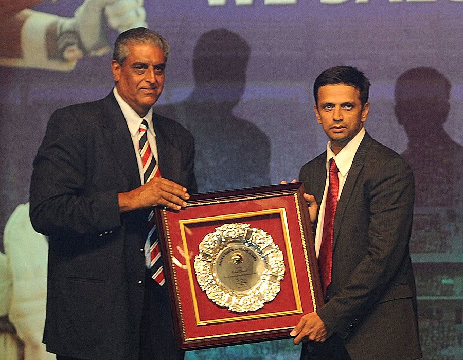 Rahul Dravid receives a memento from BCCI secretary Sanjay Jagdale
