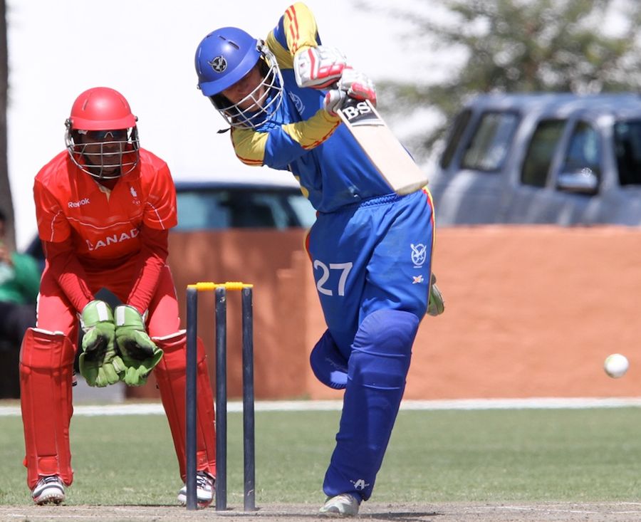 Raymond van Schoor drives a ball