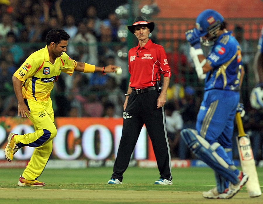 Shadab Jakati celebrates Sachin Tendulkar's run out