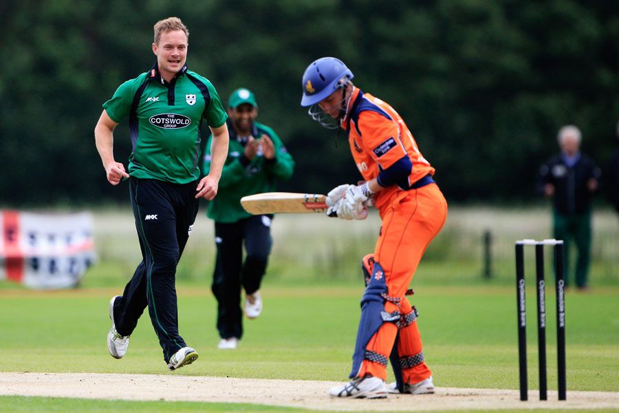 Gareth Andrew has Tom Heggelman lbw for a first-ball duck
