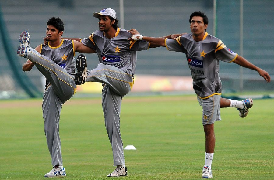 Aizaz Cheema, Rahat Ali and Mohammad Sami stretch