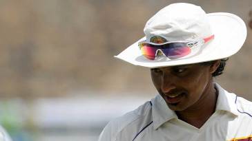 Bloomfield begin with thumping win