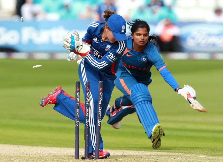 Sarah Taylor runs out N Niranjana