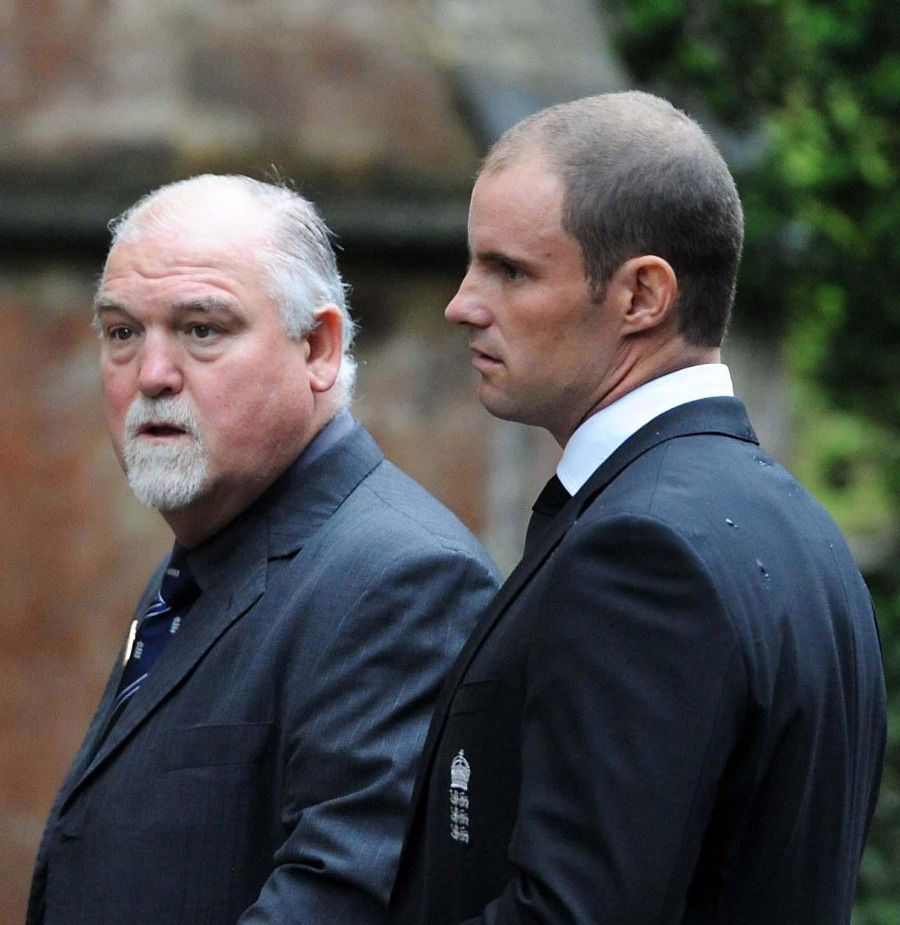Mike Gatting and Andrew Strauss arrive at Tom Maynard's funeral
