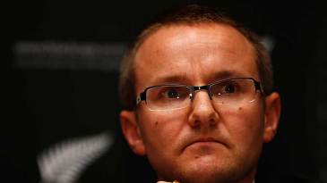 John Parker apologises to Hesson