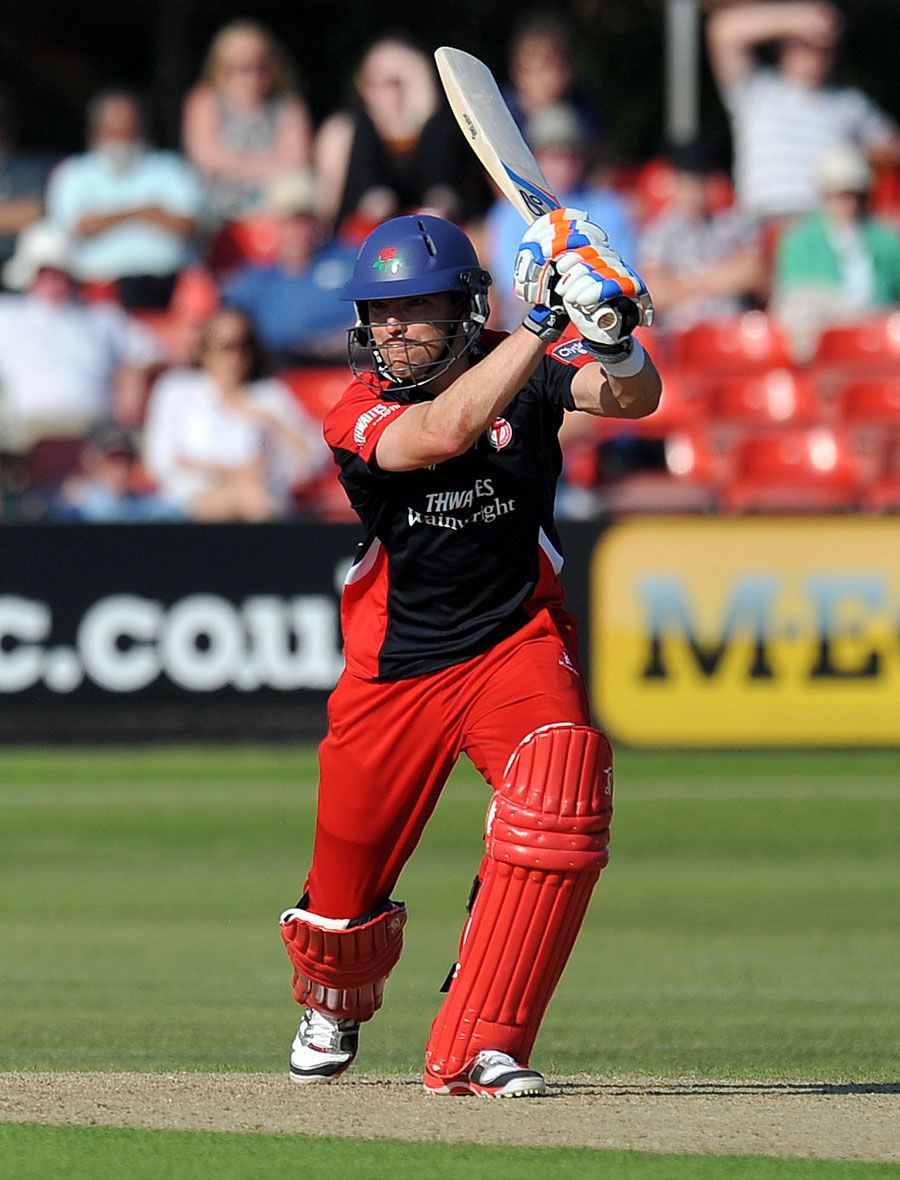Stephen Moore struck seven boundaries in his 60