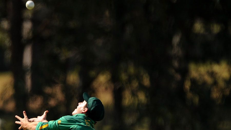 South Africa bowlers sink Sri Lanka