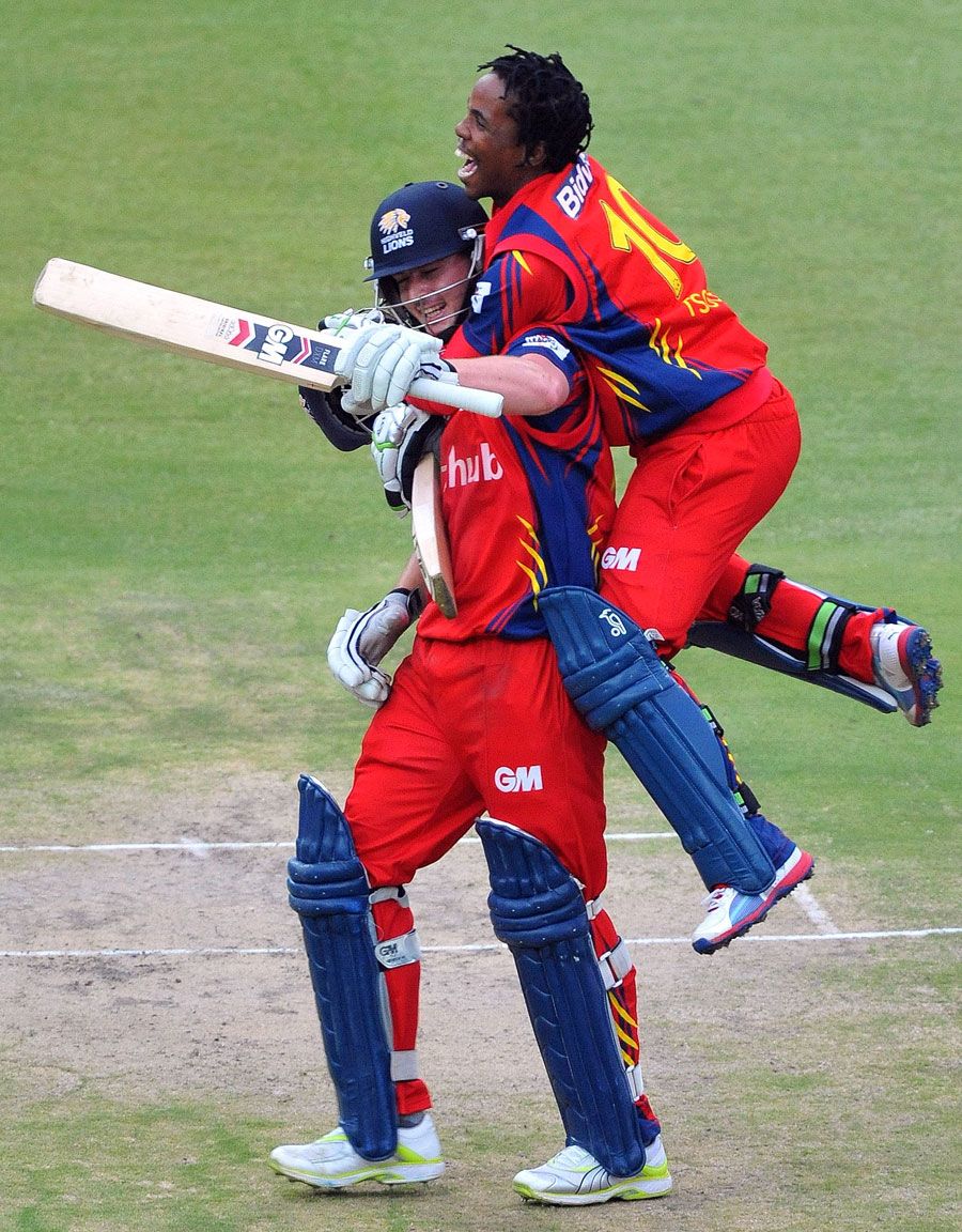 Jean Symes and Thami Tsolekile after the Lions' victory