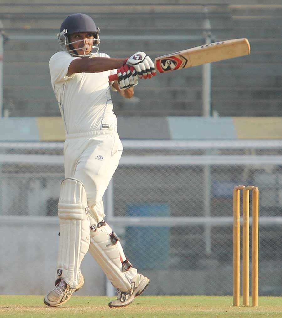 Arindam Das pulls on his way to 98 not out