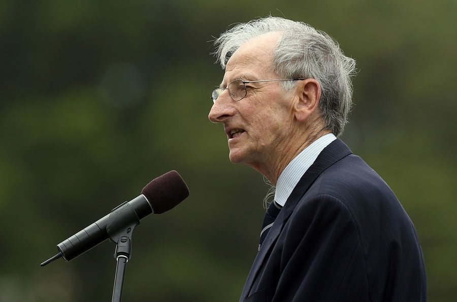 Bill Lawry speaks at Tony Greig's memorial service