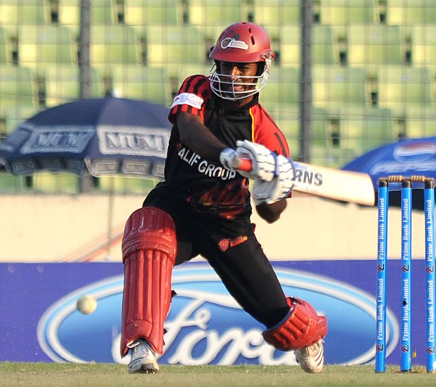Elias Sunny scored a 20-ball 30