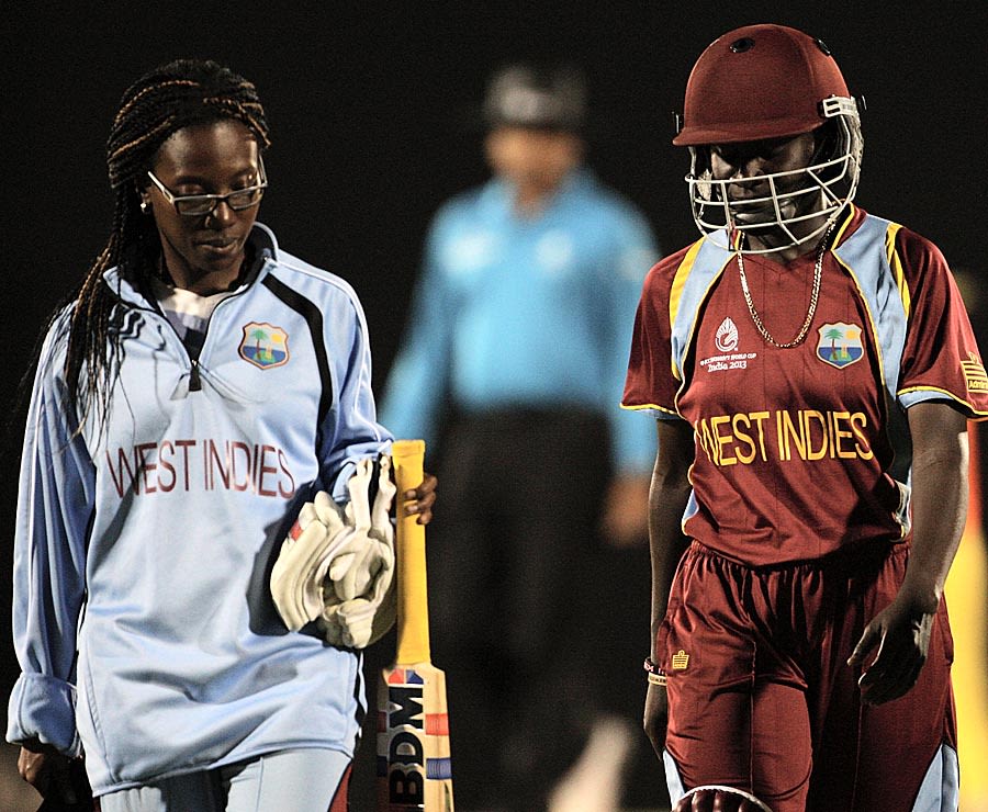 Kyshona Knight retired hurt on 6