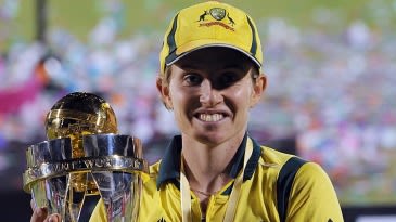 Fields retires from international cricket