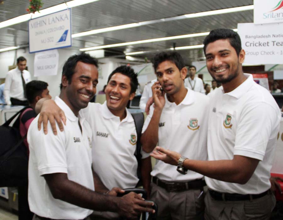 Elias Sunny, Mohammad Ashraful, Marshall Ayub and Mahmudullah before departing for Sri Lanka