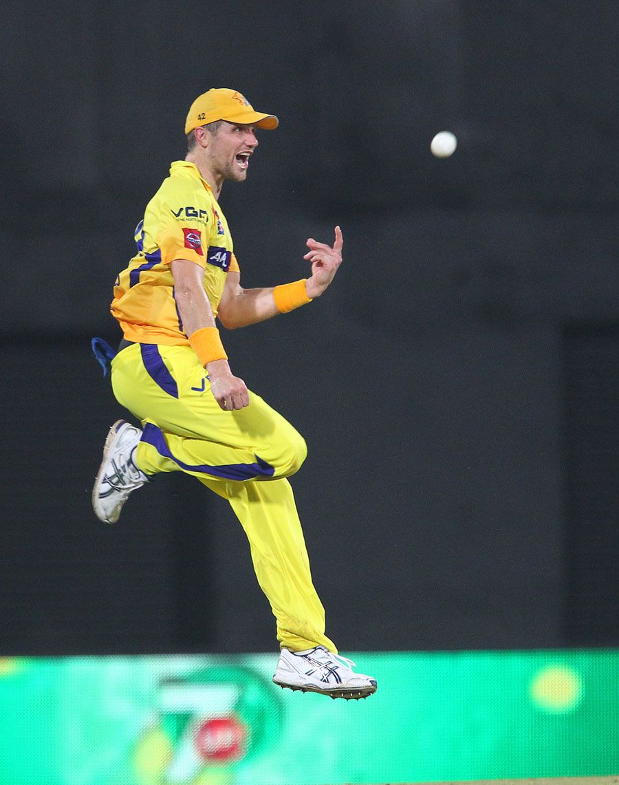 Dirk Nannes completes a catch