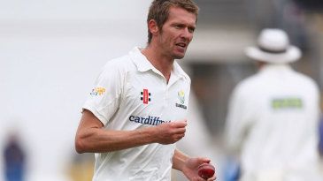 Hogan, Glover turn tables on Lancs