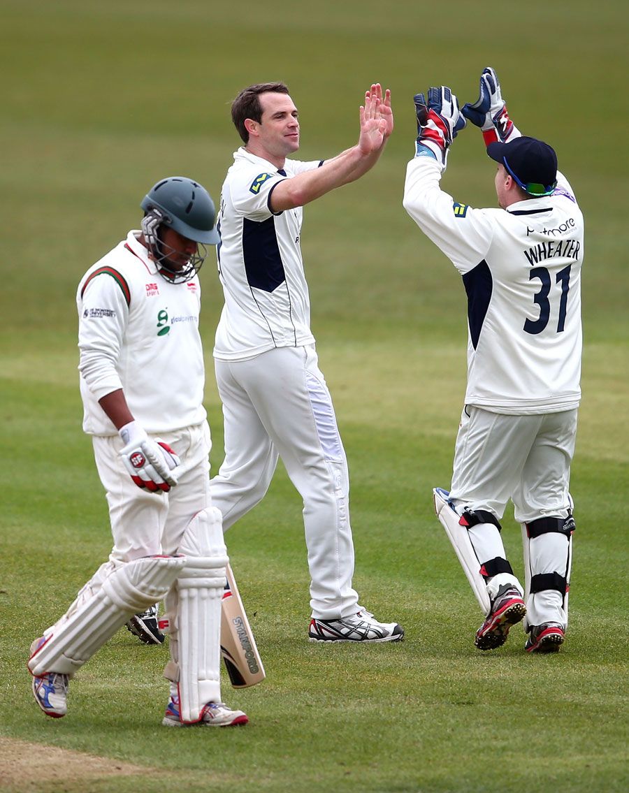 Ramnaresh Sarwan was removed by James Tomlinson
