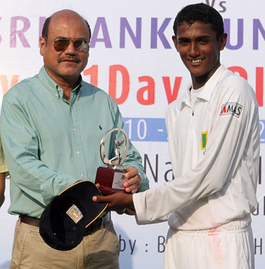 AK Tyronne receives his Man of the Match award